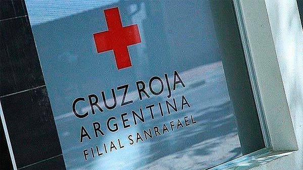 La Cruz Roja Filial San Rafael asiste a un comedor en el barrio la Punta del Diamante