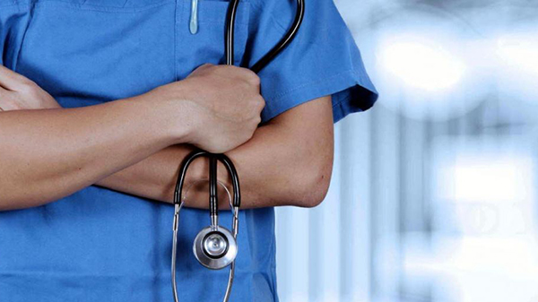 La Provincia se comprometió a analizar la situación de los profesionales de la salud que trabajan en negro