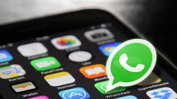 WhatsApp canceló el lanzamiento de la función «modo oscuro» y las quejas de los usuarios estallaron