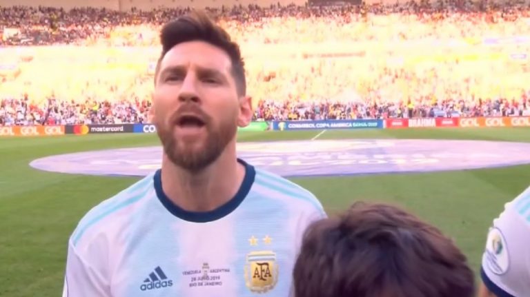 Histórico: Messi cantó el himno como nunca y emocionó a todos