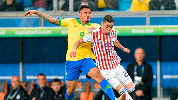 Brasil le ganó por penales a un aguerrido Paraguay y es semifinalista
