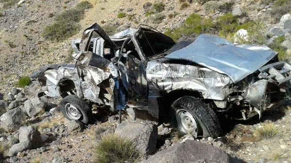 El viento voló al precipicio una camioneta de Vialidad en «Cuesta del Infiernillo»