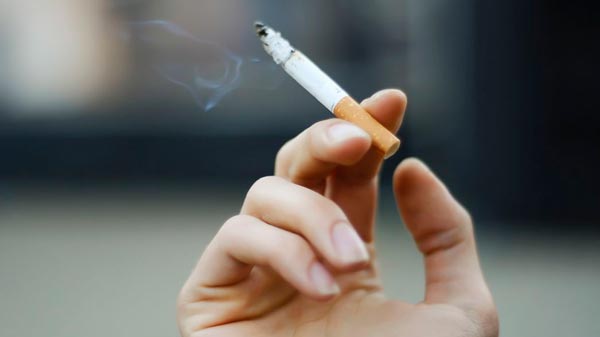 En nuestro país el inicio del consumo del cigarrillo comienza a los 12 o 13 años