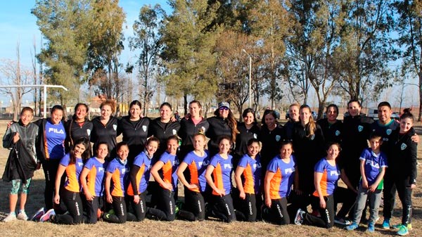 Fútbol femenino: El equipo Amadeo se consagró campeón  