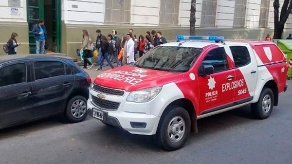 Hicieron una amenaza de bomba y deberán resarcir a la escuela con $60.000