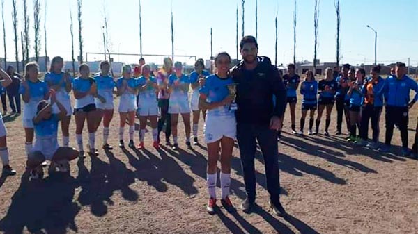 Fútbol Femenino: Académicas Campeón