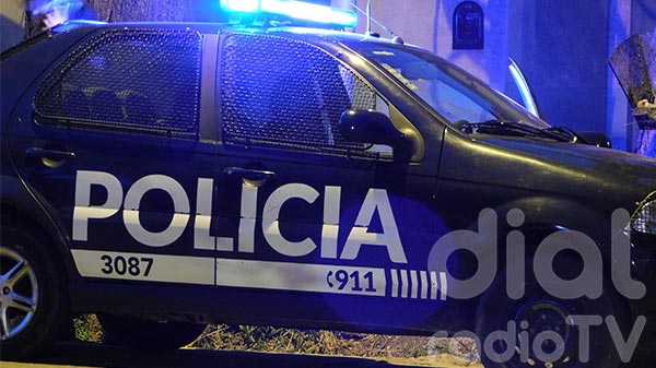 Un hombre fue aprehendido por tener retenida a su pareja