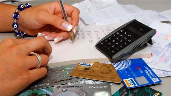 La gente no puede quedar en el veraz por una deuda en la tarjeta de crédito