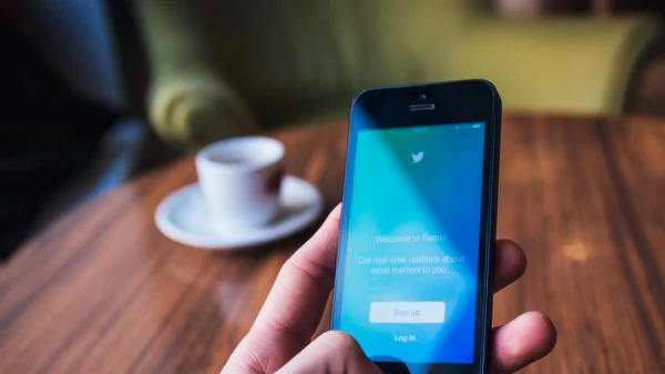 Cambia Twitter: ahora permitirá no sólo seguir personas sino también temas