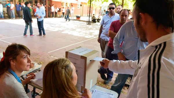 En las elecciones del 30 de abril habrá dos boxes por aula