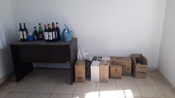 Secuestraron bebidas alcohólicas en la entrada a Valle Grande