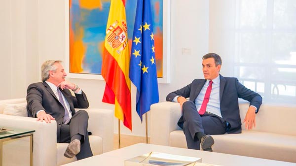 Alberto Fernández se reunió con el presidente español Pedro Sánchez en La Moncloa