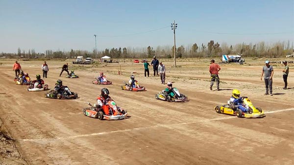 Con buen parque de pilotos se corrió un nuevo compromiso del campeonato de Karting en Tierra