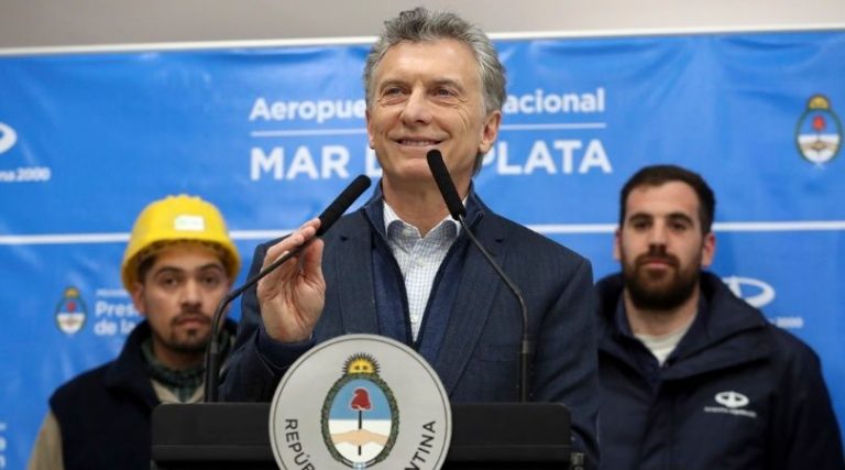 La ‘procesión’ de Macri: «Me estoy haciendo cargo de llevar alivio a las familias»