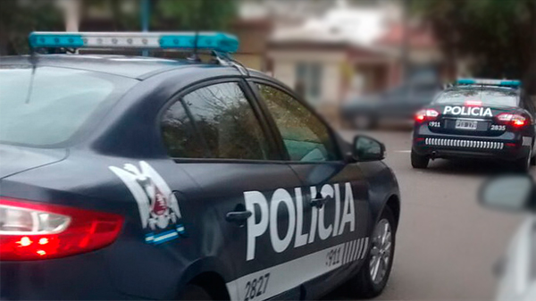 Fue sorprendido infraganti cuando sacaba elementos del interior de un rodado