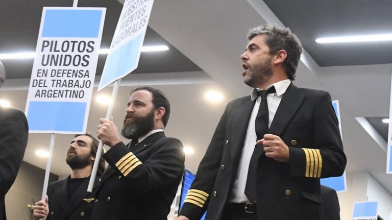 Principio de acuerdo por paritarias entre los pilotos y Aerolíneas Argentinas