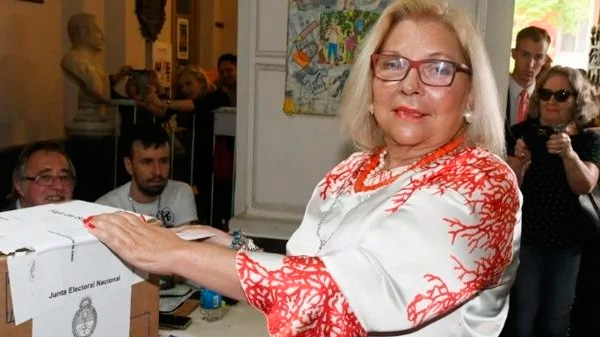 Elisa Carrió se retira de la política