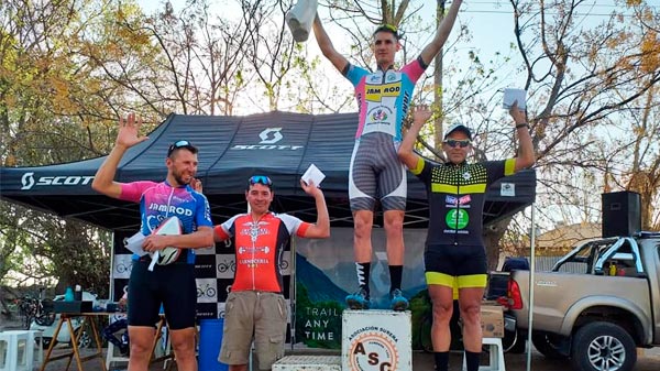 Ciclismo: Santiago Rodríguez se quedó con la carrera en El Piquillín   