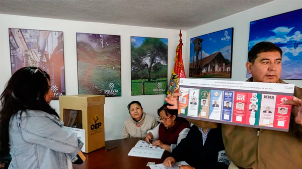 La oposición de Bolivia presentó pruebas de sus acusaciones de fraude en el nuevo intento de reelección de Evo Morales