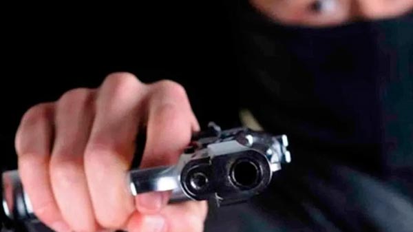 Un joven fue asaltado a punta de pistola en calle Palau