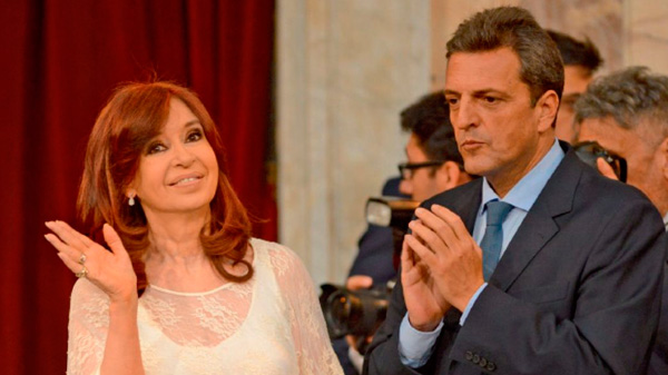 Cristina Kirchner y Sergio Massa congelan salarios y dietas de legisladores