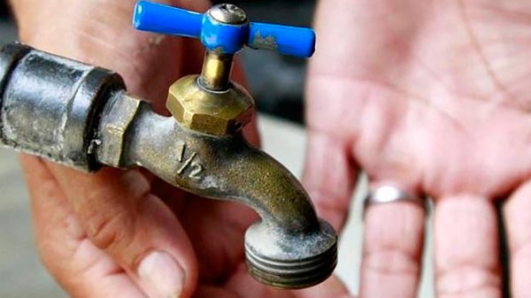 Solicitan bajar la tarifa de agua cuando hay cortes