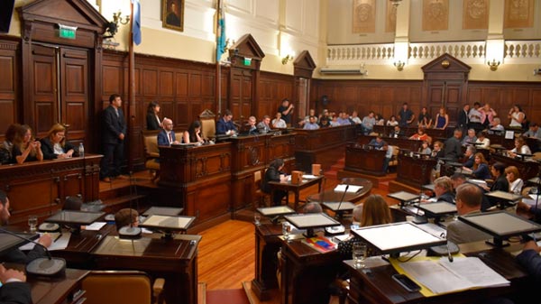 Senadores y diputados de Mendoza también se congelaron el sueldo
