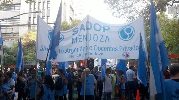 Denuncian despidos en escuelas privadas de Mendoza