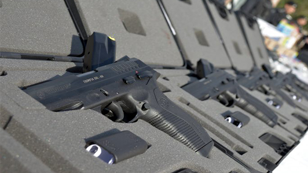 El Ministerio de Seguridad llamó a licitación para comprar 400 pistolas 9mm