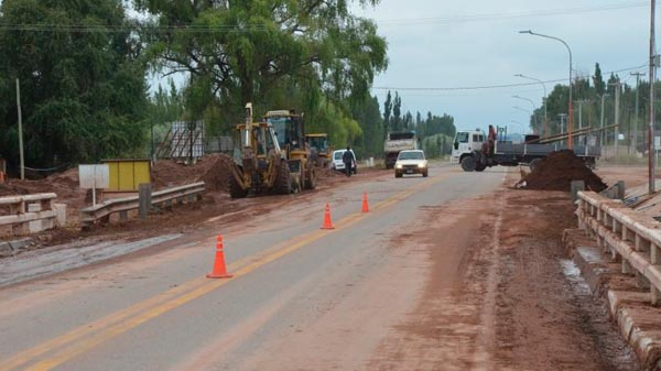 Desde Defensa Civil Malargüe piden circular con precaución en el puente Arrollo La Bebida