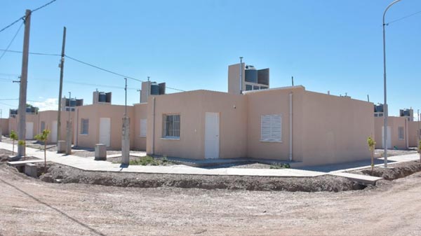 “En cuatro años Suárez construyó apenas 2 mil casas en Mendoza”