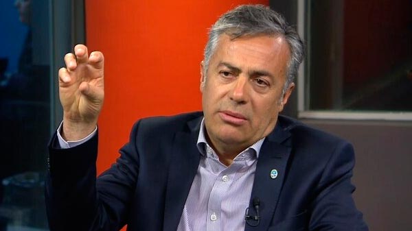 El ex gobernador Cornejo criticó el decreto que restringe designaciones en el Estado