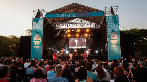 Vendimia: continúan la Semana Federal en el parque Central