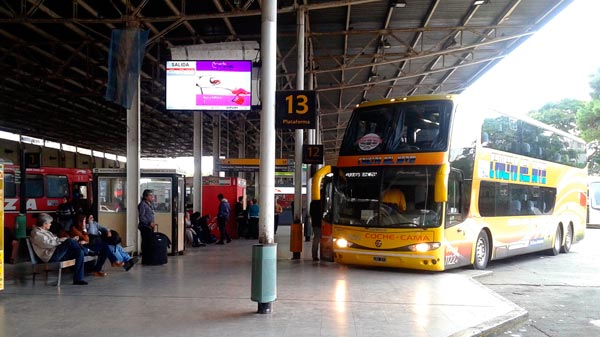 En Mendoza, los colectivos de larga distancia esperan poder trasladar a más pasajeros en forma inminente