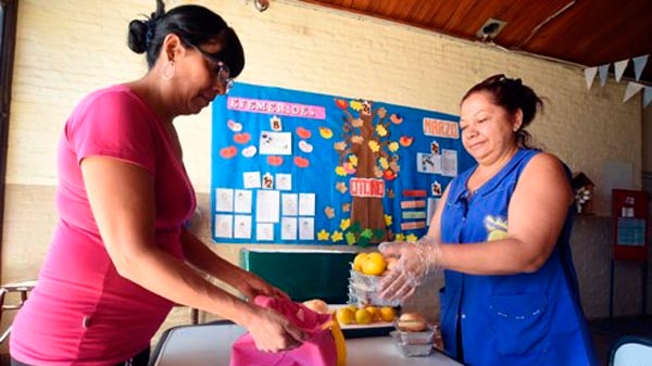 Las escuelas de Mendoza recibirán bolsones de alimentos para entregar a sus alumnos