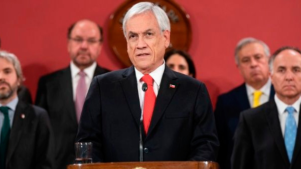 Piñera promulgó la “Ley Gabriela” y culpó a las mujeres por sufrir abusos