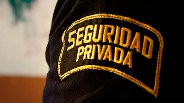 Vigiladores privados aseguran que ganan 50 mil pesos mensuales trabajando 12 horas por día  
