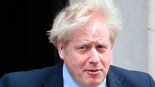 Boris Johnson es asistido con oxígeno tras ser hospitalizado por coronavirus