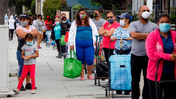 Coronavirus en EEUU: millones de personas hacen fila para recibir comida gratis