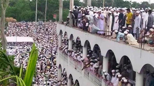 Bangladesh: miles de personas rompieron la cuarentena para ir a un funeral