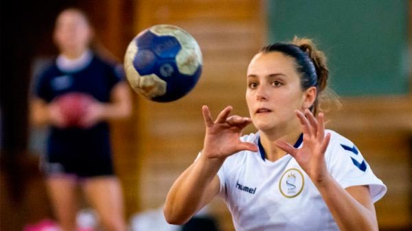 Balonmano: mendocina, jugadora de la Selección Argentina, donó su cabello para los chicos con cáncer