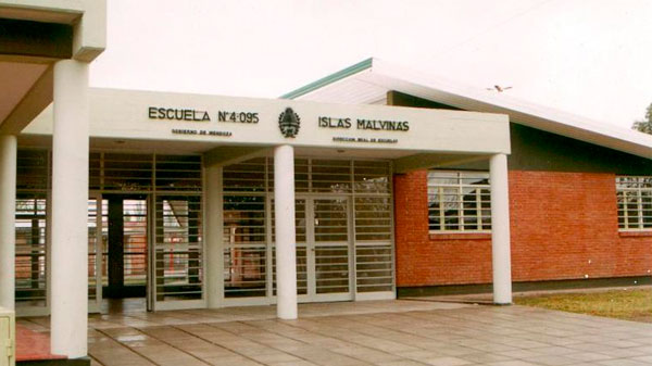 Las escuelas deberán contar con una guardia mínima