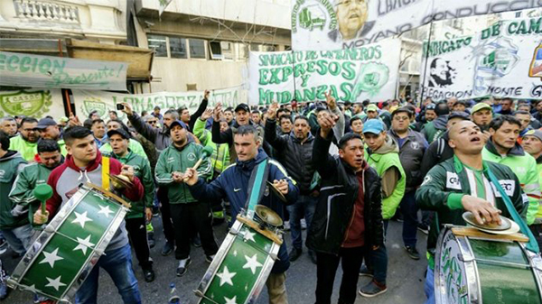 Solicitan eximir de los aportes sindicales a los trabajadores