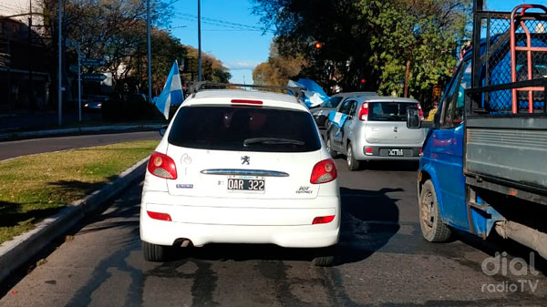 La Policía enojada con la caravana anticuarentena