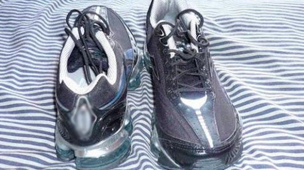 Fue detenido cuando ofrecía a la venta un par de zapatillas robadas