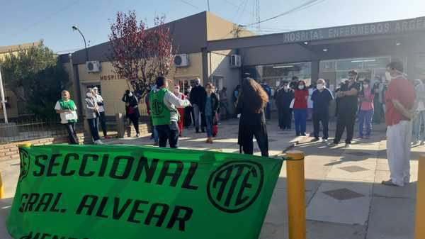 General Alvear: importante reclamo de trabajadores de la salud en el hospital Enfermeros Argentinos