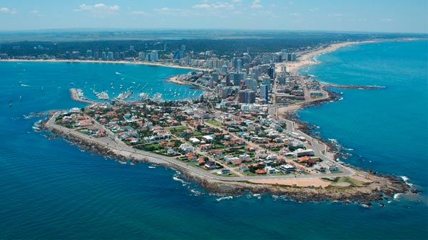 Uruguay reduce aun más su carga impositiva y apuesta a que más extranjeros obtengan la residencia fiscal
