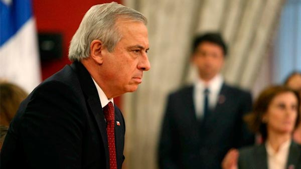 Chile cambia de ministro de Salud en medio de la polémica por el conteo de muertos