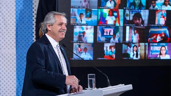 Día de la Bandera: El Presidente tomó la promesa a alumnos de todo el país y ponderó la figura del general Belgrano