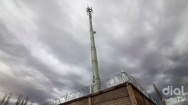 Vecinos reclaman por la instalación clandestina de una antena de telefonía celular